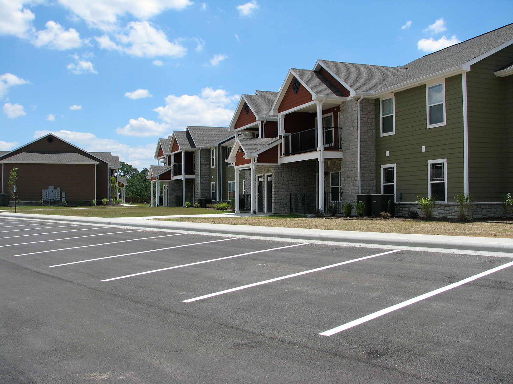 Bee Creek Apartment Homes Jones Gillam Renz