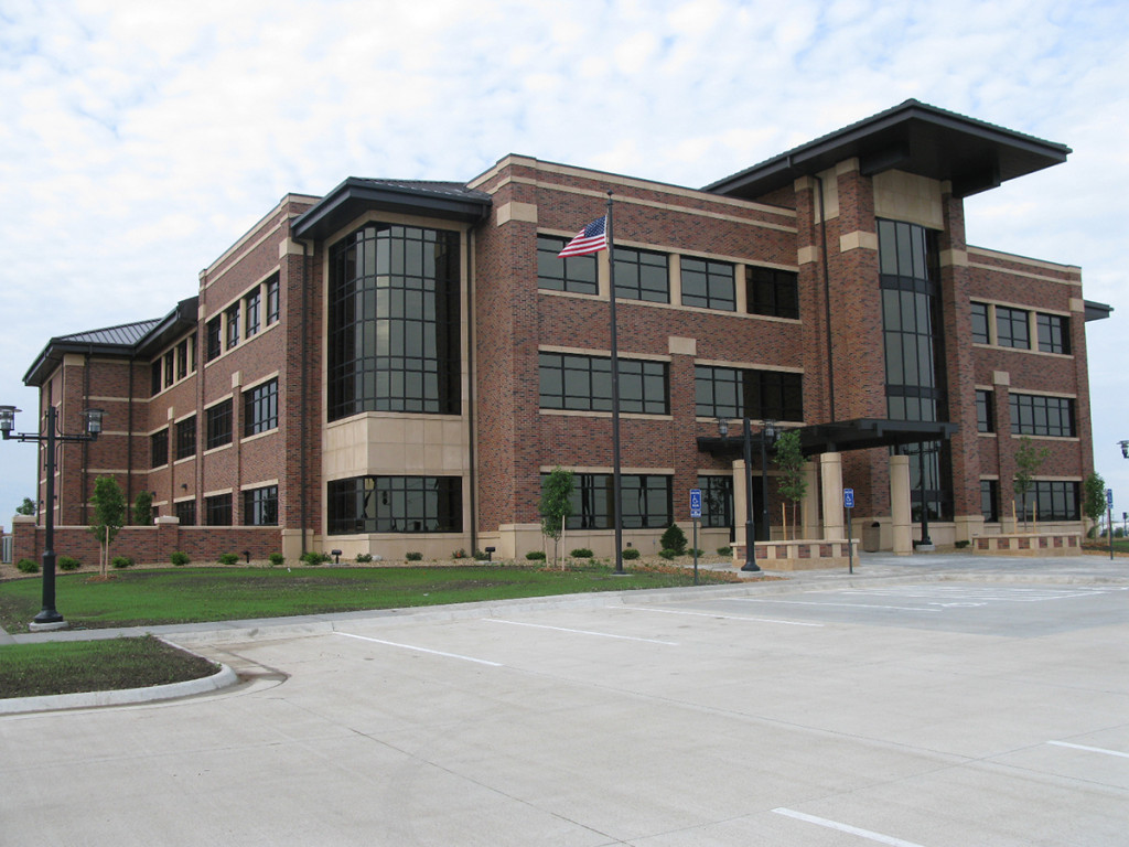 +SunflowerBankExterior1 Jones Gillam Renz